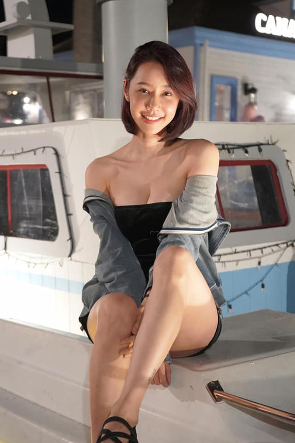 Mookies Zapp แจกวาร์ป มุกกี้ ชนิตา นางแบบ พริตตี้ เซ็กซี่ อกใหญ่ 18+ 2