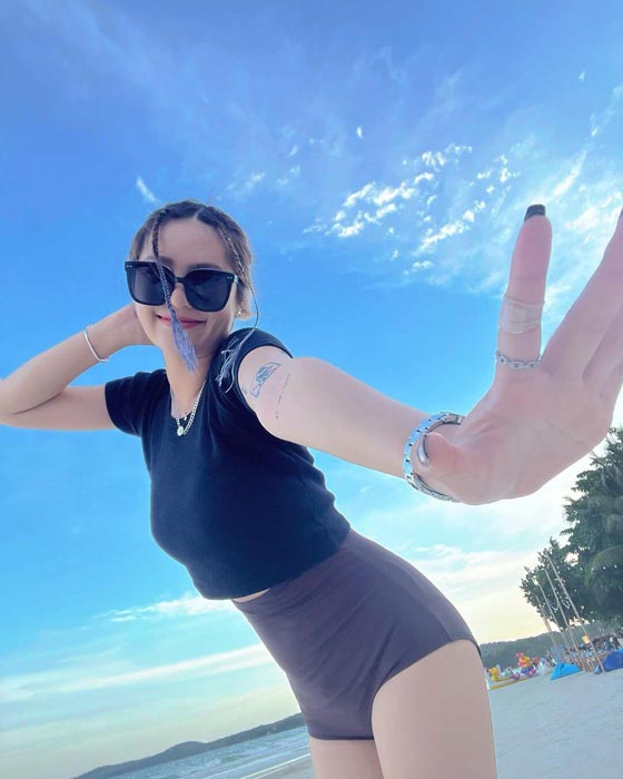 ฟิฟิล์ม สิริอมร แจกวาร์ป หมอปลาวาฬ สาวสวย น่ารัก สุดเซ็กซี่ ขี้เล่น 18