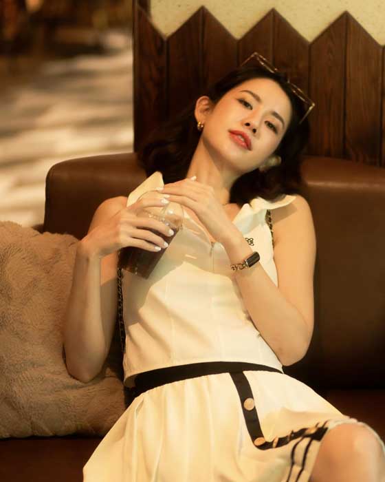 พลอย ภัทรากร แจกวาร์ป สาวสวย เซ็กซี่ นักแสดงซิตคอม อาจารย์คง 1