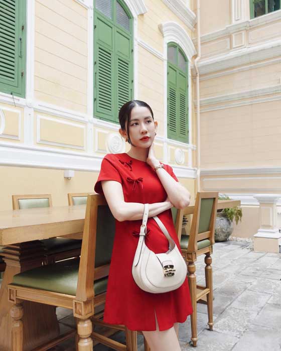 พลอย ภัทรากร แจกวาร์ป สาวสวย เซ็กซี่ นักแสดงซิตคอม อาจารย์คง 6