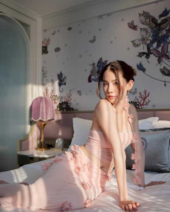 พลอย ภัทรากร แจกวาร์ป สาวสวย เซ็กซี่ นักแสดงซิตคอม อาจารย์คง 11