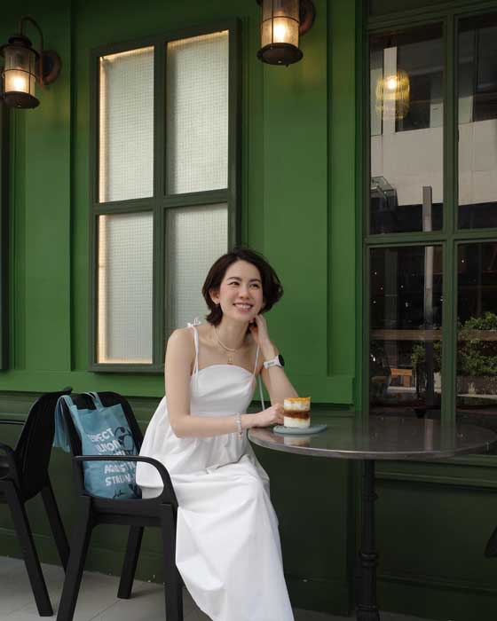 พลอย ภัทรากร แจกวาร์ป สาวสวย เซ็กซี่ นักแสดงซิตคอม อาจารย์คง 16