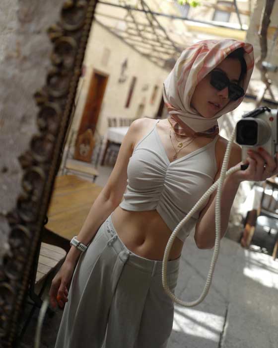 พลอย ภัทรากร แจกวาร์ป สาวสวย เซ็กซี่ นักแสดงซิตคอม อาจารย์คง 18