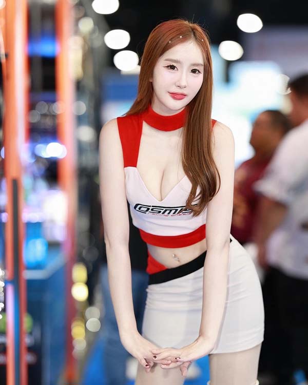 View Vorathida แจกวาร์ป วิว วรธิดา เน็ตไอดอล หน้าหมวย บิกินี่ เด็ด 18+ 14