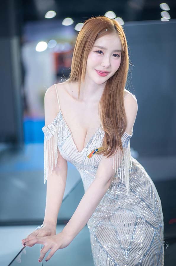 View Vorathida แจกวาร์ป วิว วรธิดา เน็ตไอดอล หน้าหมวย บิกินี่ เด็ด 18+ 18