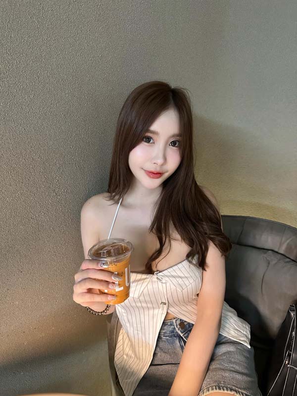 View Vorathida แจกวาร์ป วิว วรธิดา เน็ตไอดอล หน้าหมวย บิกินี่ เด็ด 18+ 2