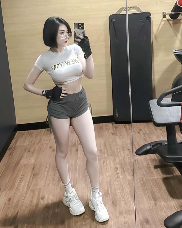 gummii bxxr แจกวาร์ป กัมมี่แบร์ นางแบบ อกใหญ่ ดาวติ๊กต็อค เซ็กซี่ 18+ 21
