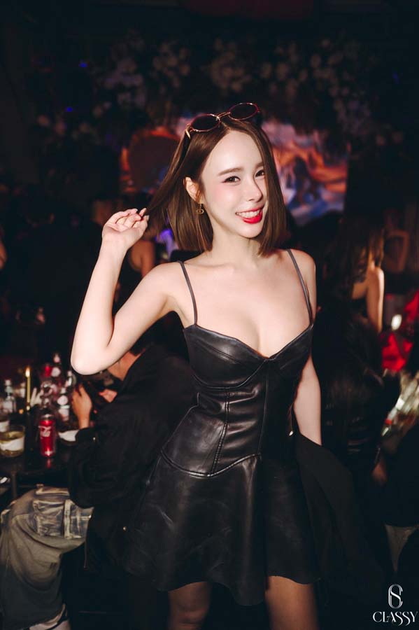 Ninew Mingko แจกวาร์ป นินิว เน็ตไอดอล ผมสั้น อกโต นางแบบ ชื่อดัง 1