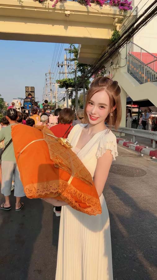 Ninew Mingko แจกวาร์ป นินิว เน็ตไอดอล ผมสั้น อกโต นางแบบ ชื่อดัง 9