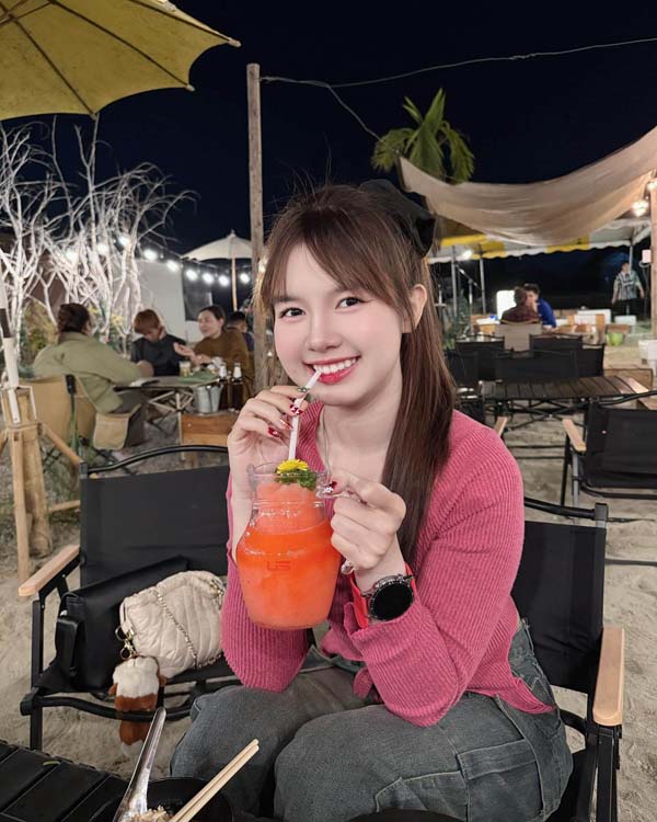 freshy_chs แจกวาร์ป เฟรชชี่ รีวิว เน็ตไอดอล น่ารัก ยิ้มหวาน ติ๊กต็อค 18+ 25