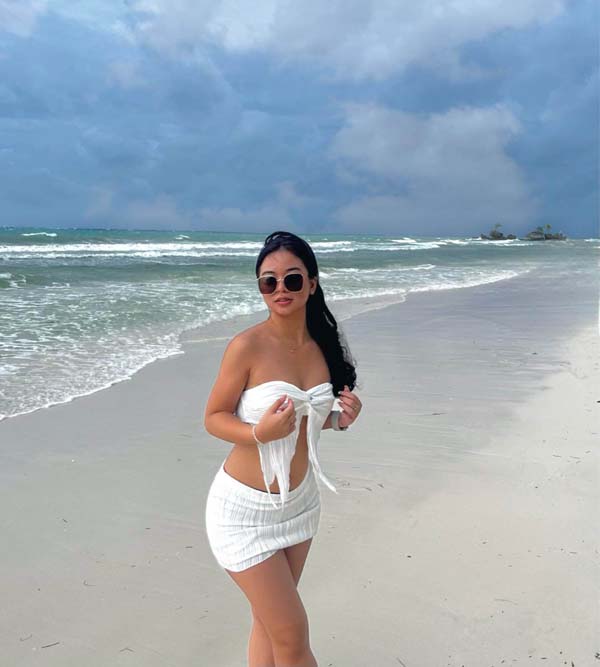 Izel Palacio แจกวาร์ป อินฟูล ดาวติ๊กต็อค อวดหุ่น ชุดว่ายน้ำ อกโต 18+ 12