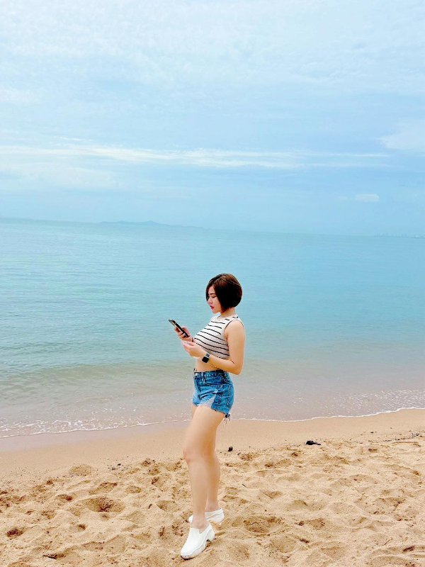 Pang Pitchaporn แจกวาร์ป แป้ง สาวอวบ ผมสั้น บิกินี่ อวดหุ่น อกโต 18+ 18